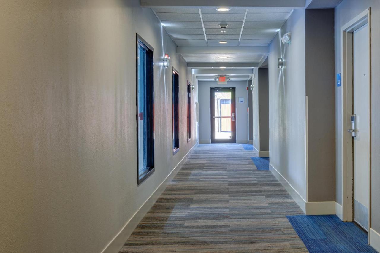 Holiday Inn Express Hotel & Suites Shelbyville By Ihg Экстерьер фото
