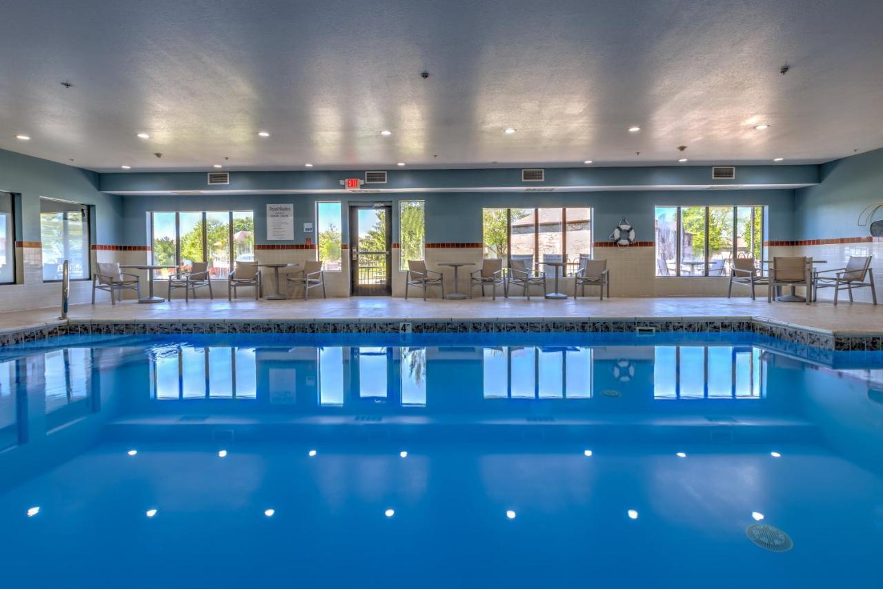 Holiday Inn Express Hotel & Suites Shelbyville By Ihg Экстерьер фото