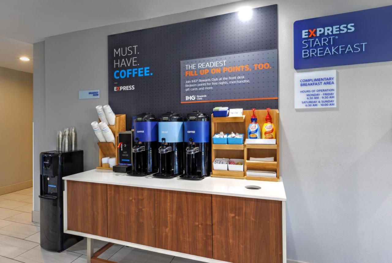 Holiday Inn Express Hotel & Suites Shelbyville By Ihg Экстерьер фото